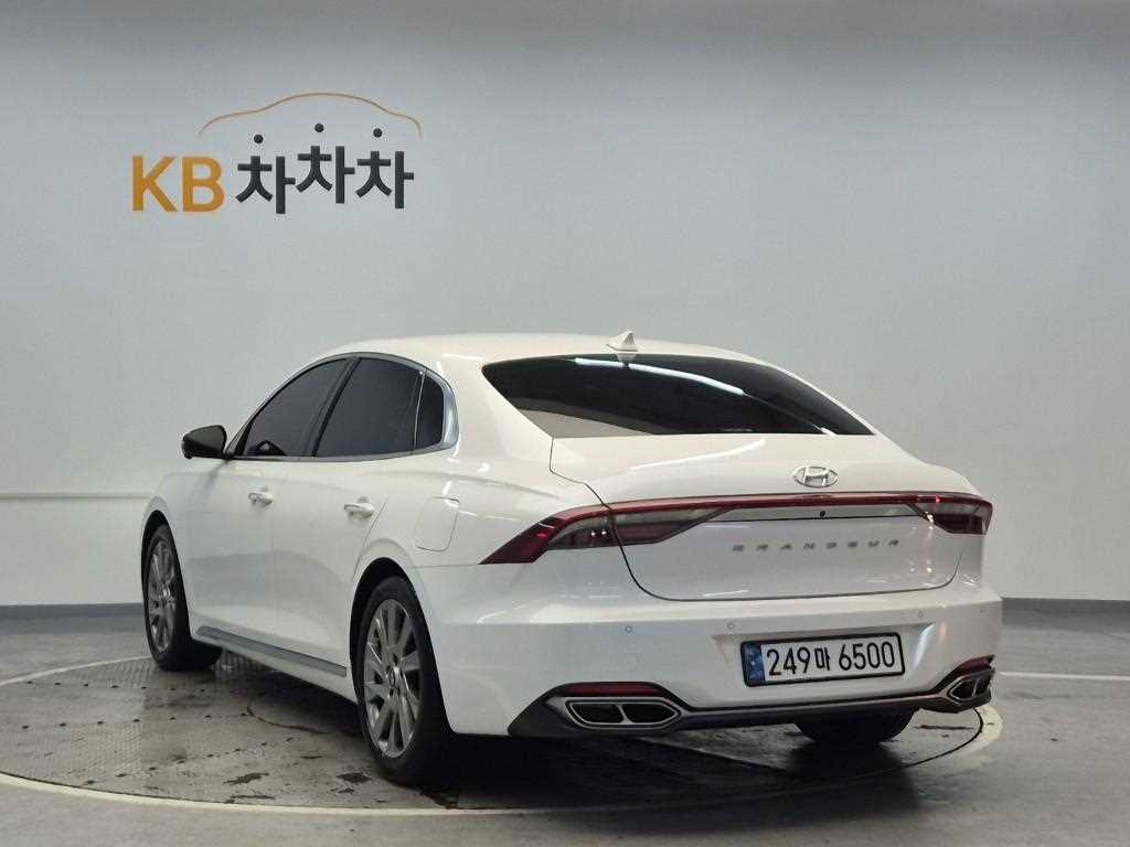 HYUNDAI Grandeur - Vista 2
