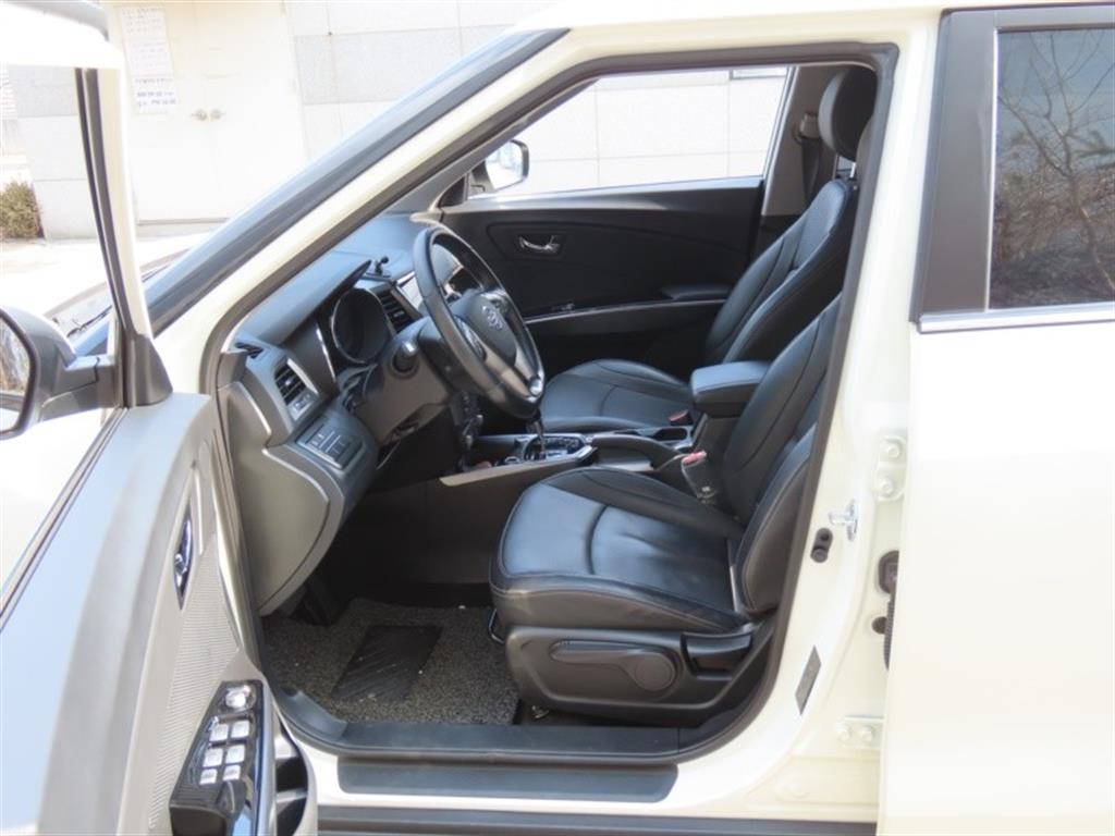 Ssangyong Tivoli 2018 Blanco - Importación desde Corea - HF Imports Iquique - Foto 13