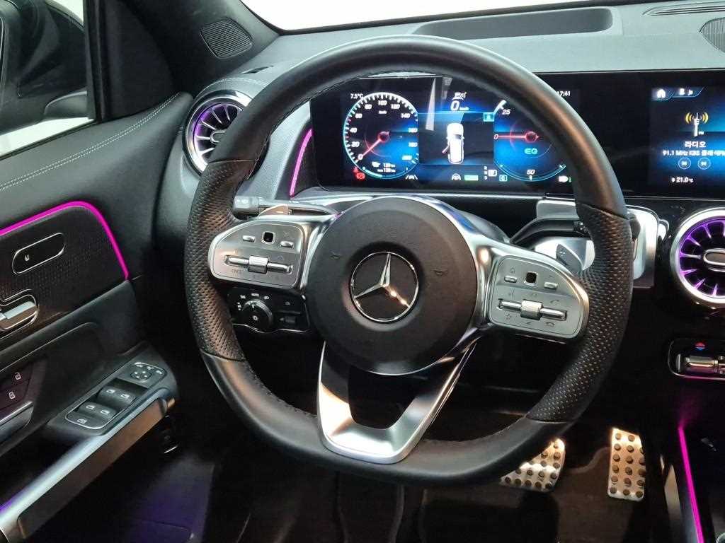 Mercedes Benz EQB - Vista 9