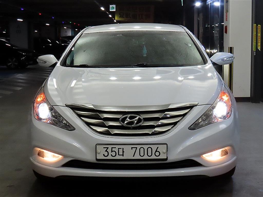 HYUNDAI Sonata - Vista 2