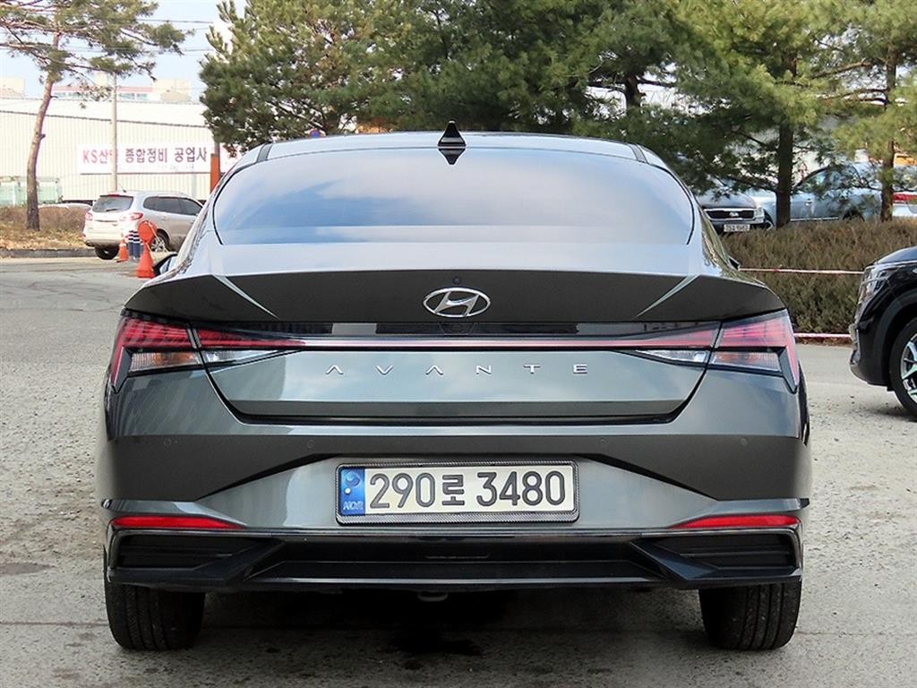 HYUNDAI Avante - Vista 4