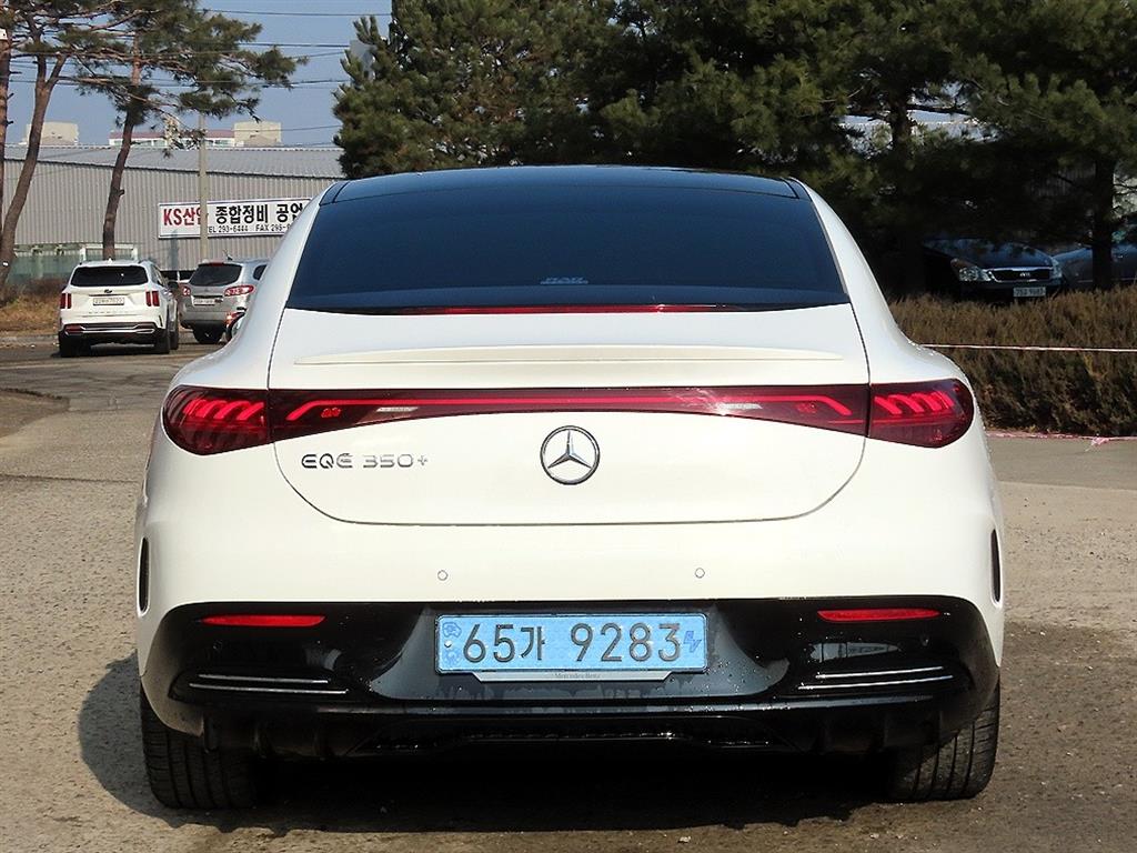 Mercedes Benz EQE - Vista 4