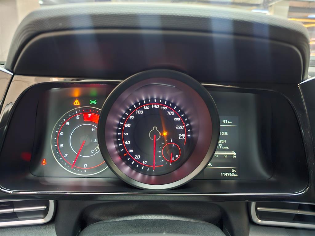 HYUNDAI Avante - Vista 2