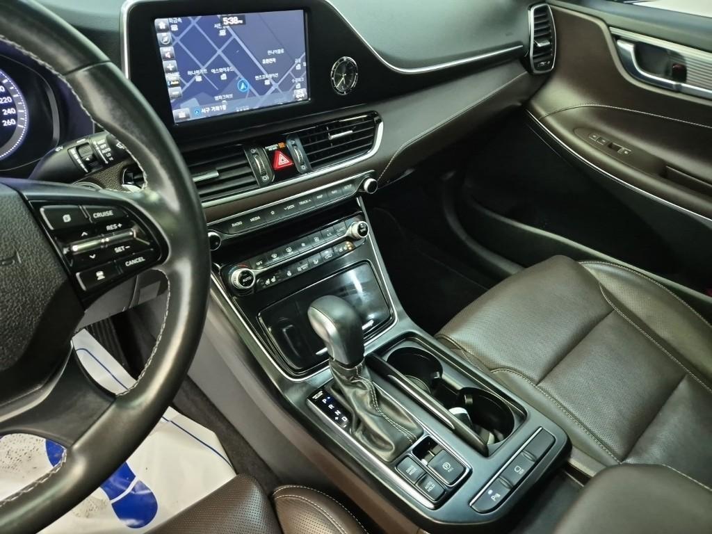 HYUNDAI Grandeur - Vista 10