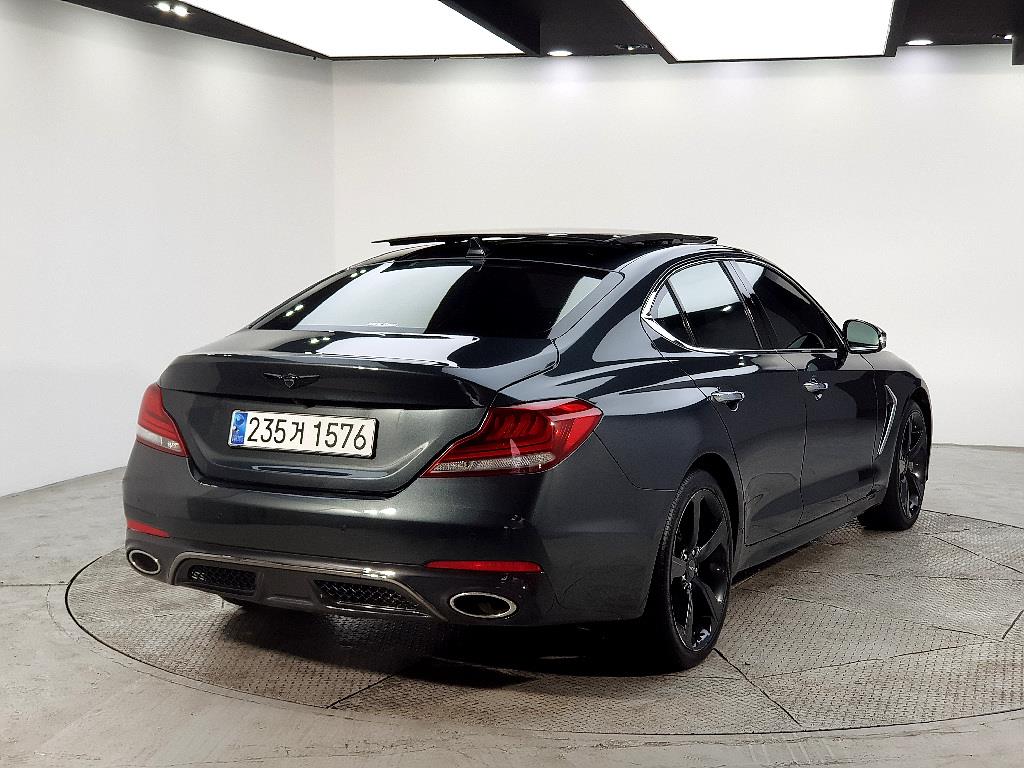 Genesis G70 - Vista 4