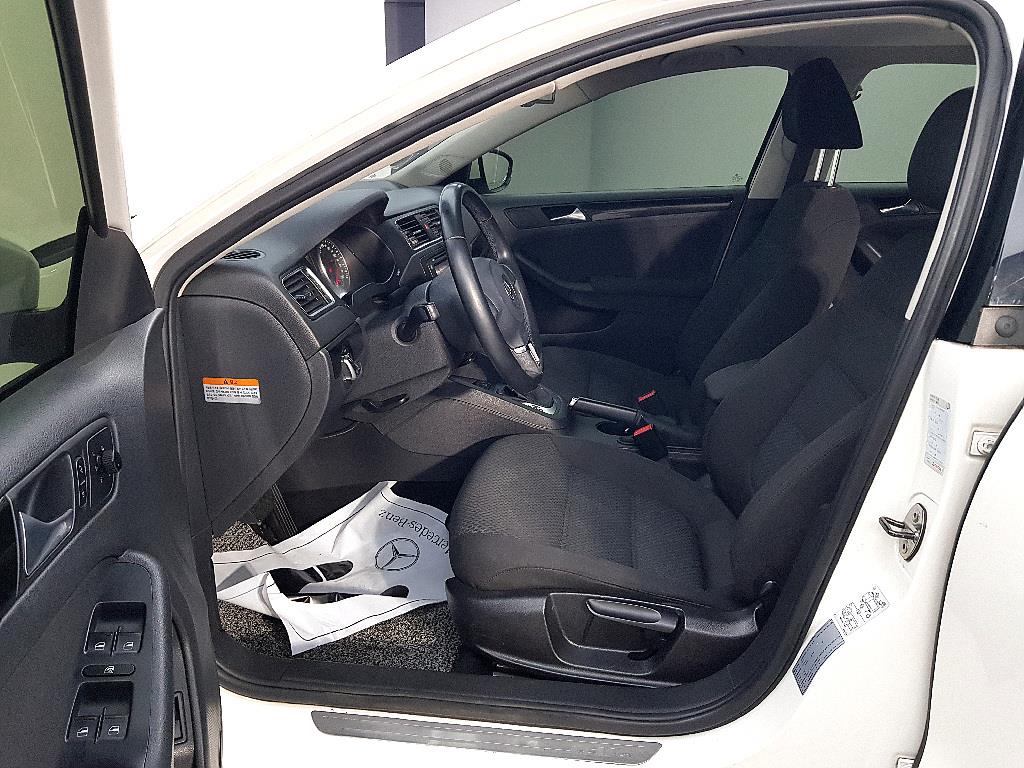 Volkswagen Jetta - Vista 8