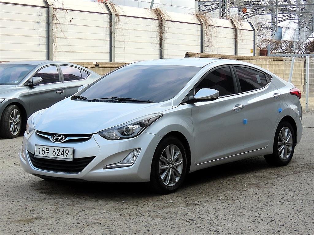 HYUNDAI Avante - Vista 2