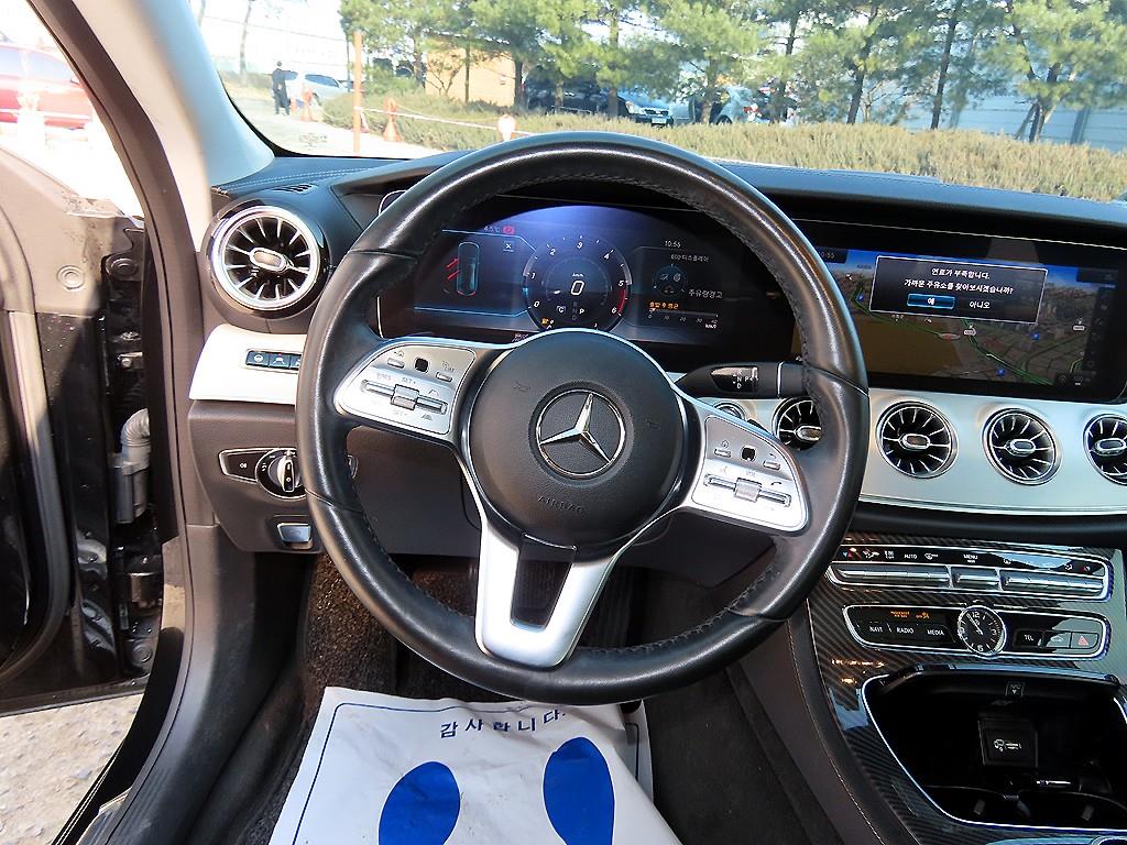 Mercedes Benz CLS Class - Vista 8