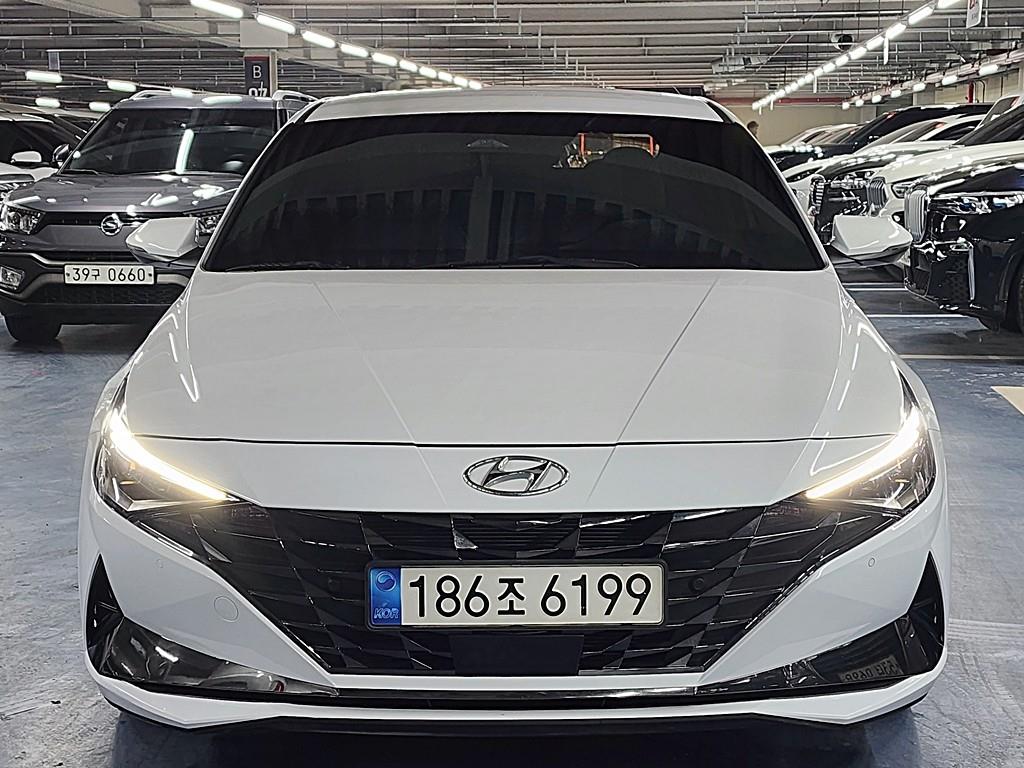 HYUNDAI Avante - Vista 4