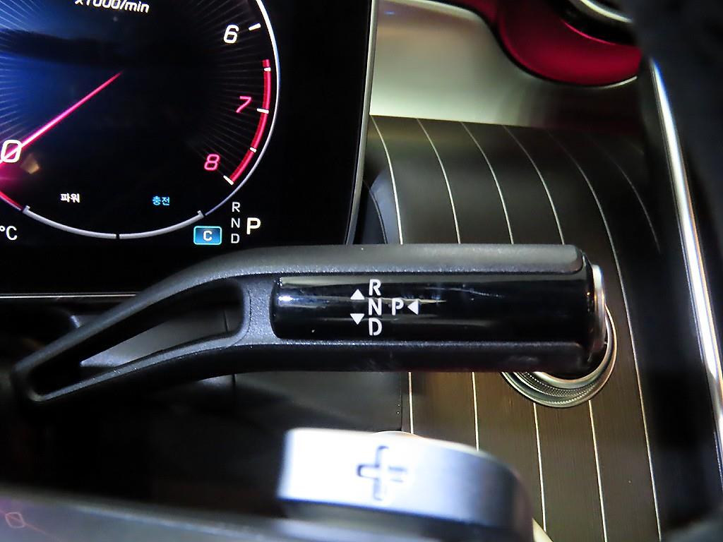 Mercedes Benz GLC Class - Vista 12