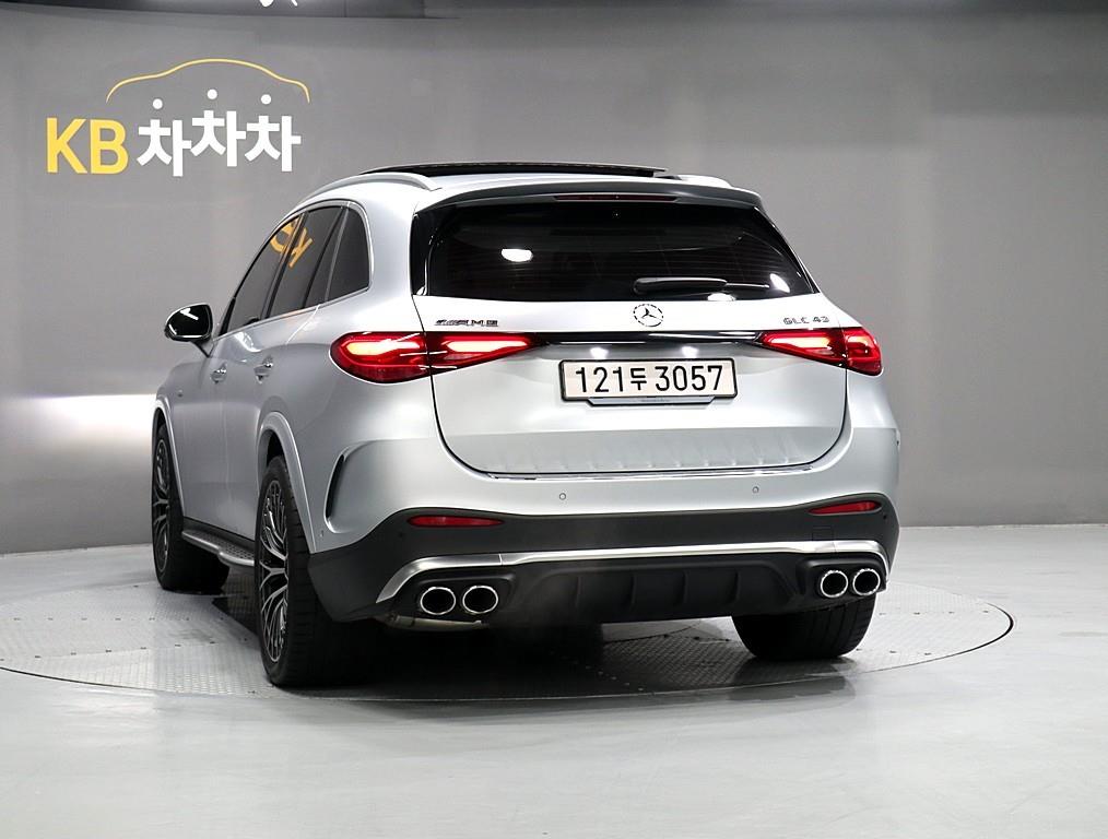 Mercedes Benz GLC Class - Vista 4