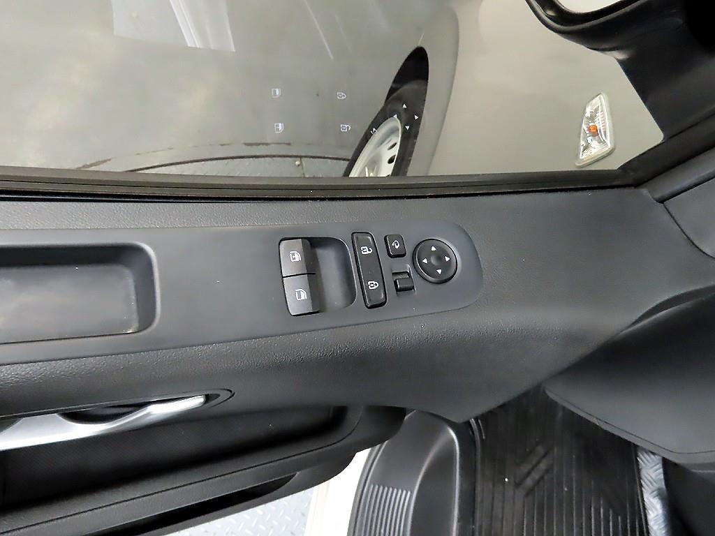 HYUNDAI Staria - Vista 11