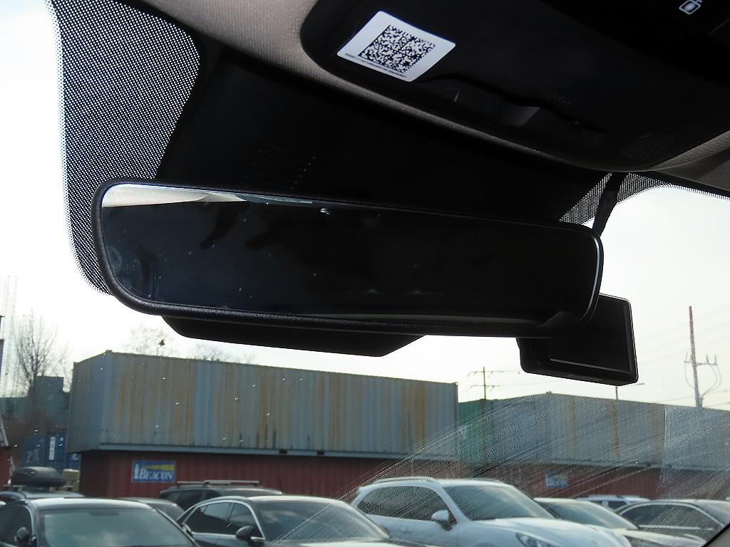 KIA Carnival - Vista 12