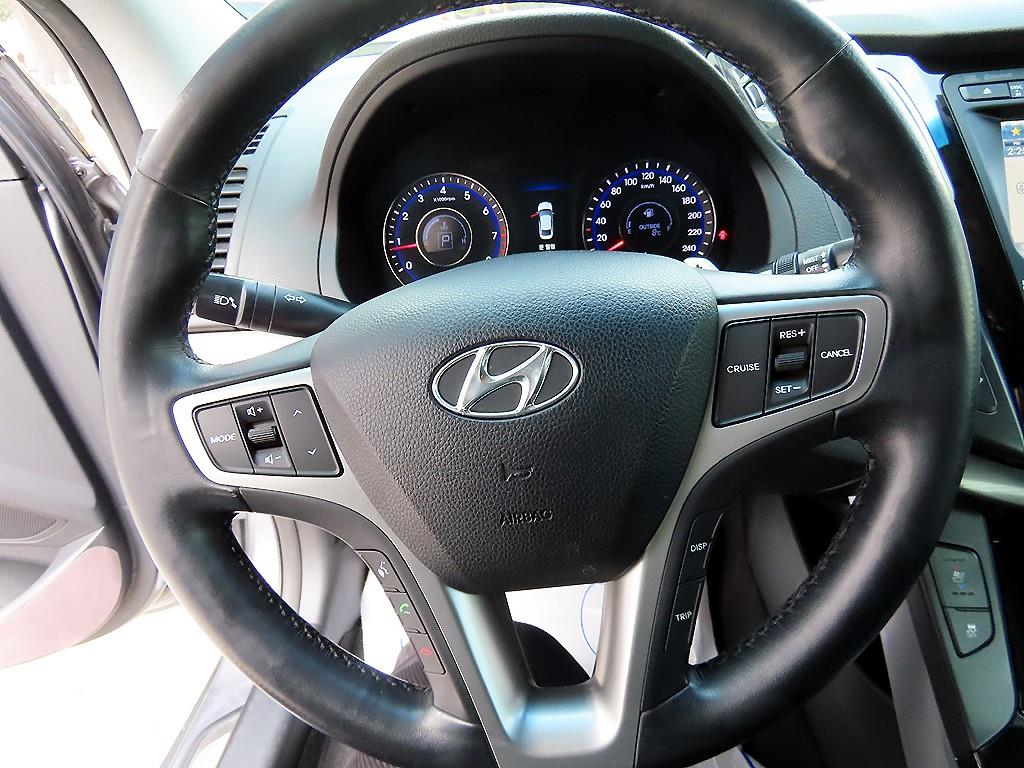 HYUNDAI i40 - Vista 8