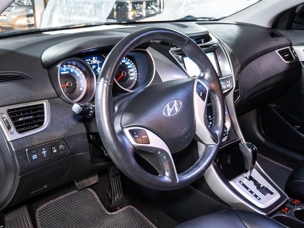 HYUNDAI Avante - Vista 6