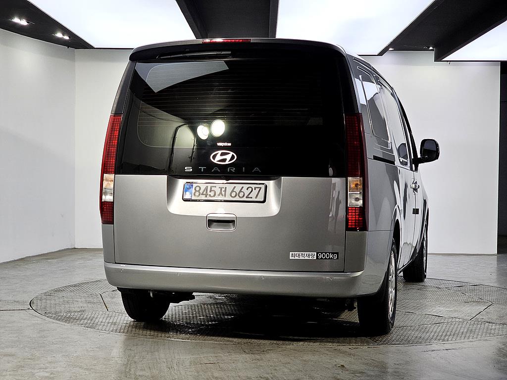 HYUNDAI Staria - Vista 3