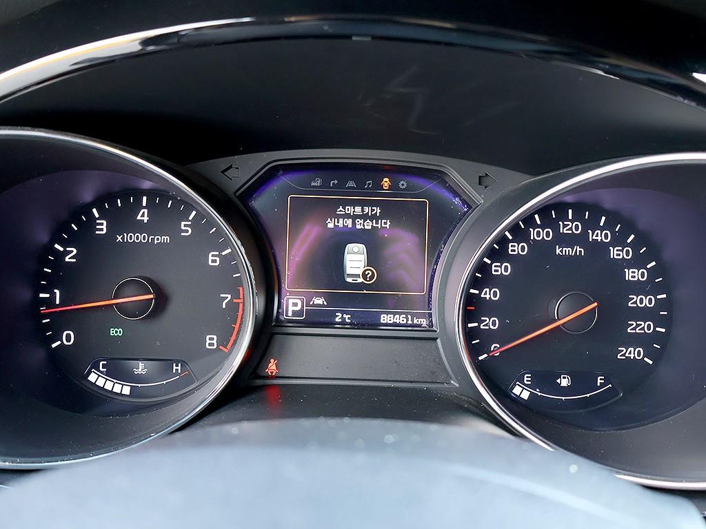 KIA Carnival - Vista 11