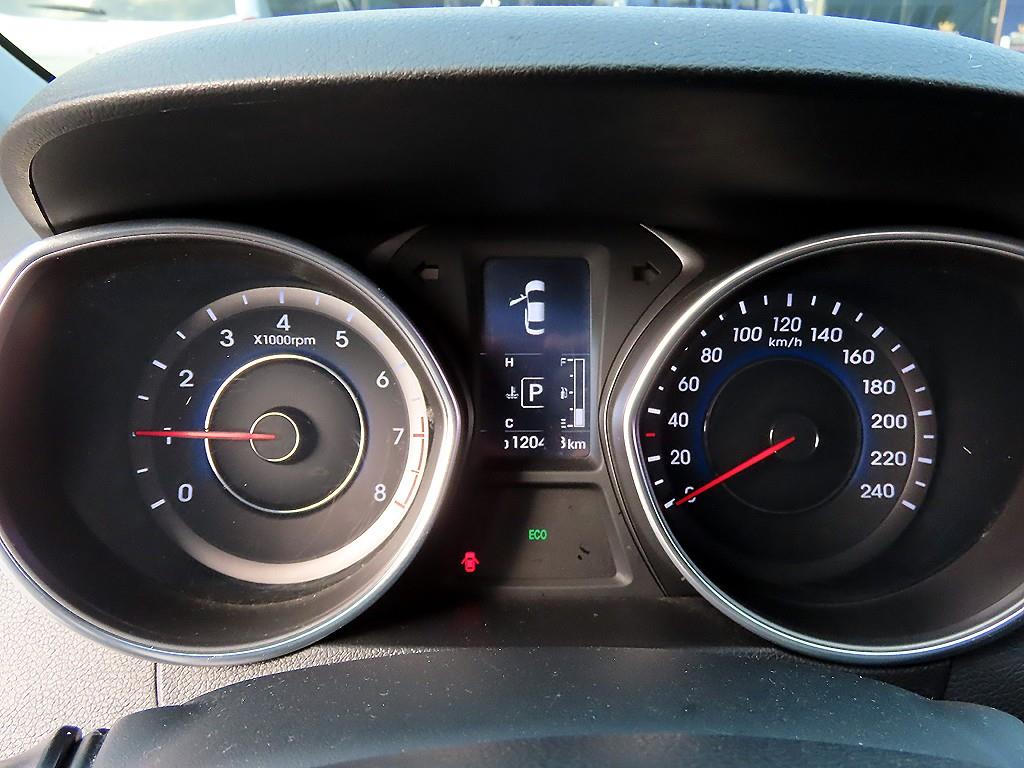 HYUNDAI Avante - Vista 8