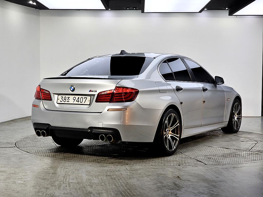 BMW 5 Series - Vista 4