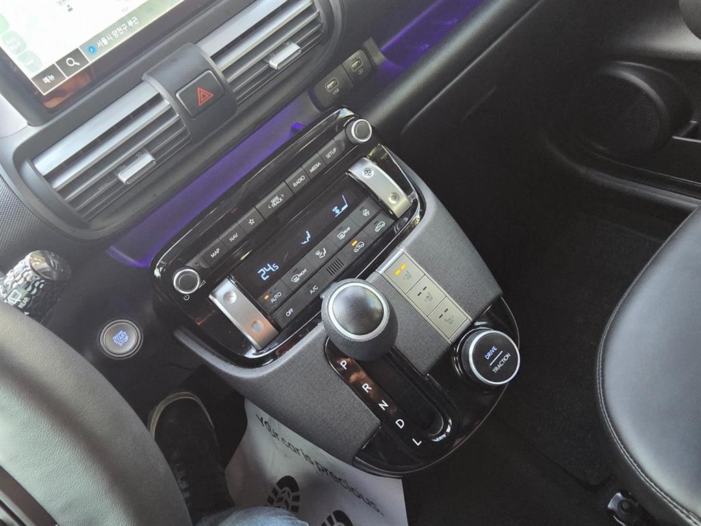 HYUNDAI Casper - Vista 9