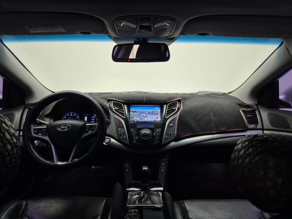 HYUNDAI i40 - Vista 7