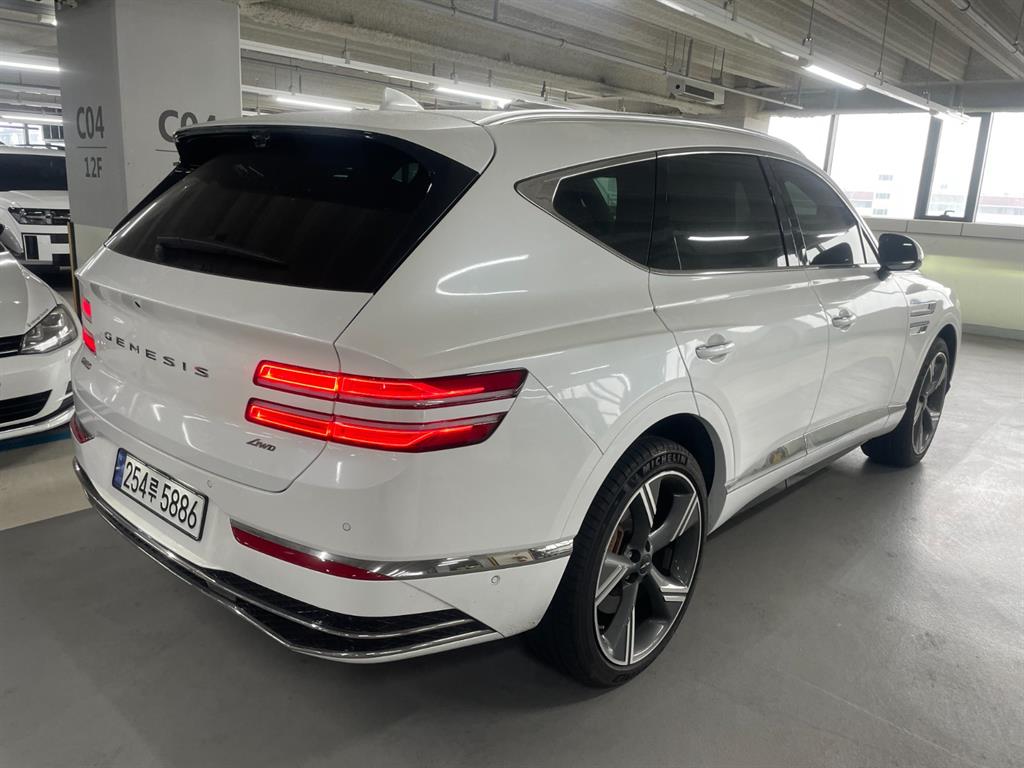 Genesis GV80 - Vista 5