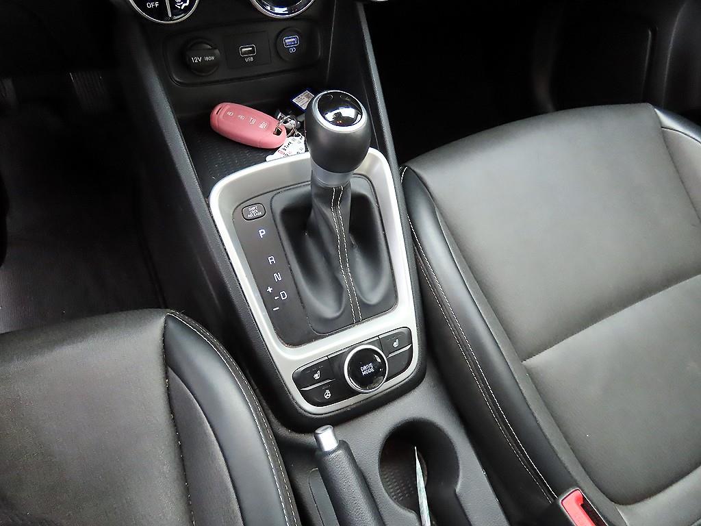 HYUNDAI Venue - Vista 10