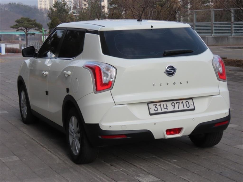 Ssangyong Tivoli - Vista 7