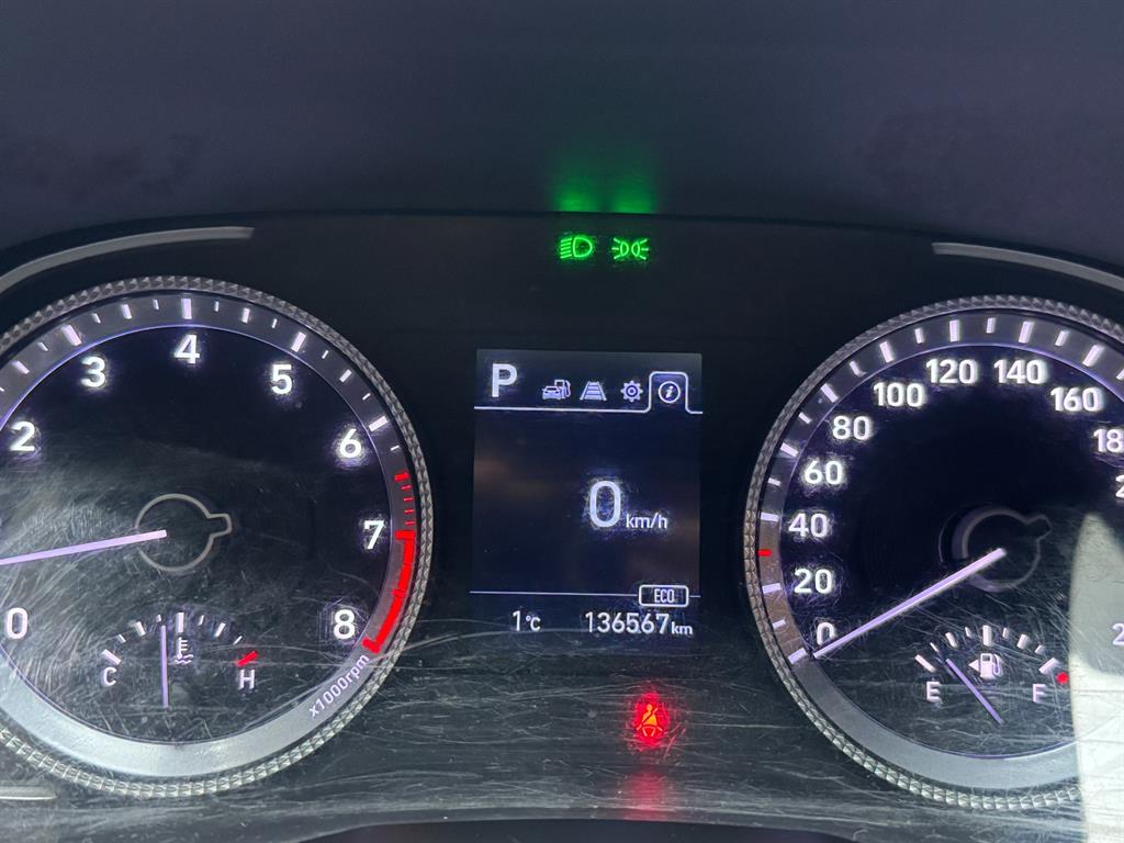 HYUNDAI Sonata - Vista 6