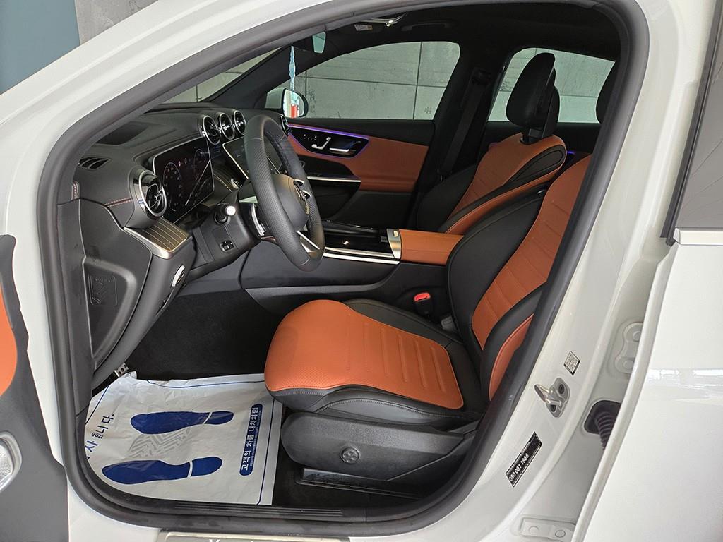 Mercedes Benz GLC Class - Vista 5