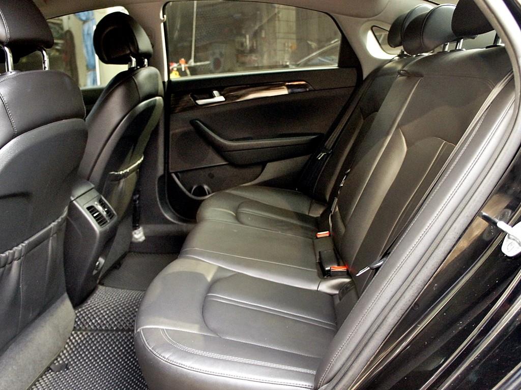 HYUNDAI Sonata - Vista 11