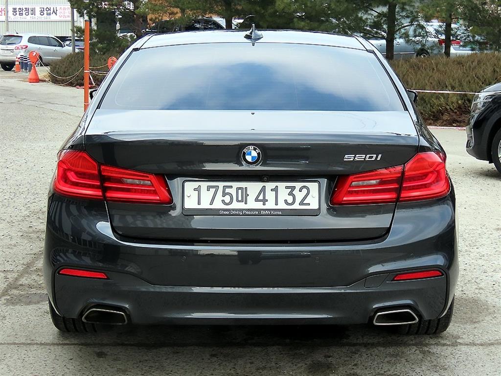 BMW 5 Series - Vista 4