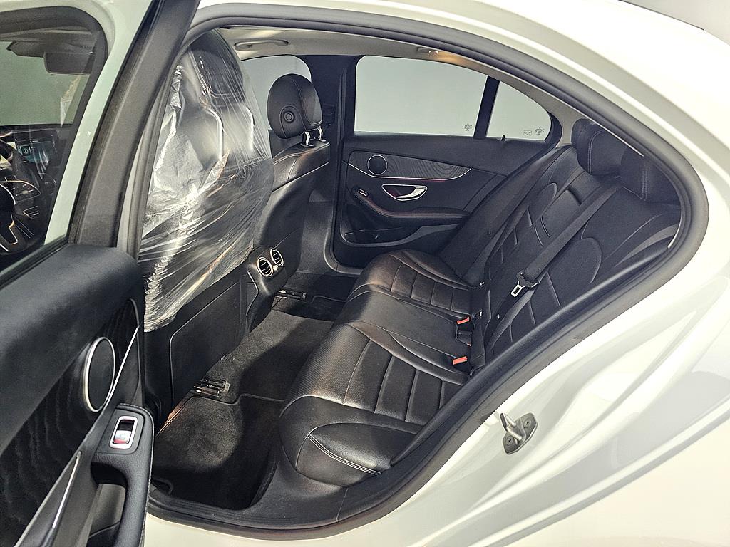 Mercedes Benz C Class - Vista 9