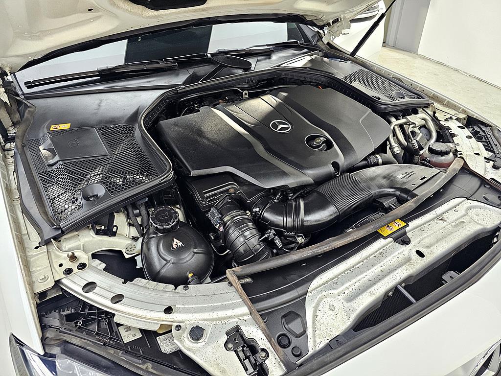 Mercedes Benz C Class - Vista 6