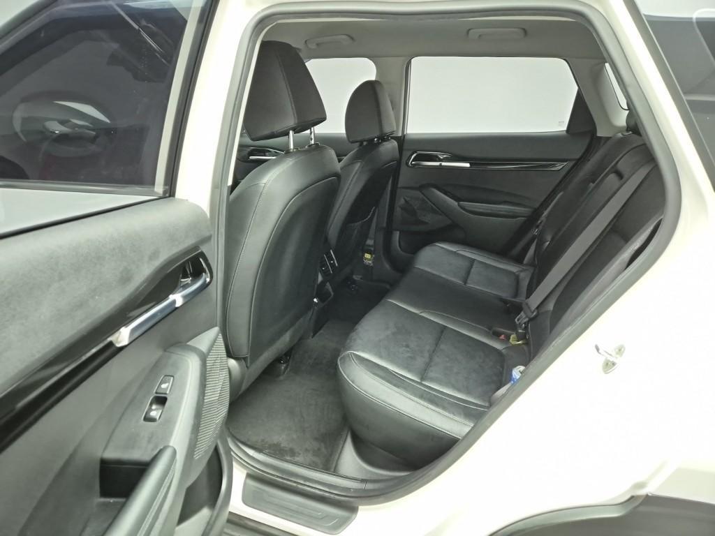 KIA Seltos - Vista 12