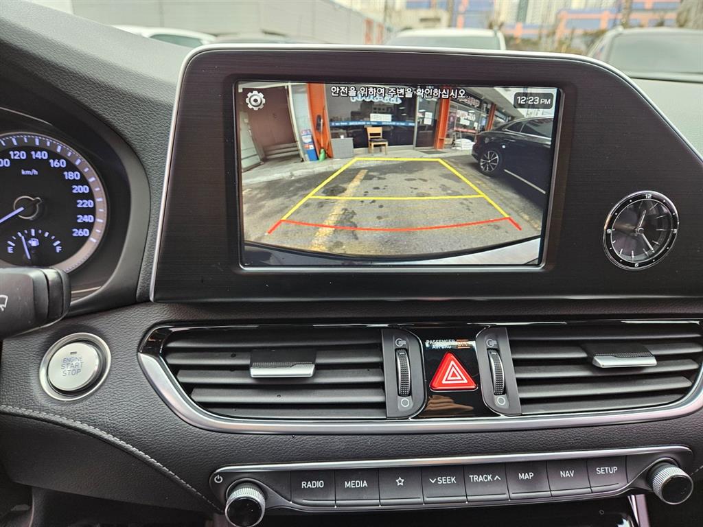 HYUNDAI Grandeur - Vista 9