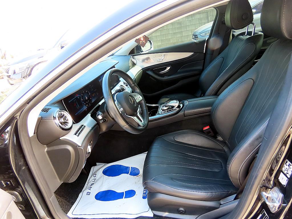 Mercedes Benz CLS Class - Vista 5