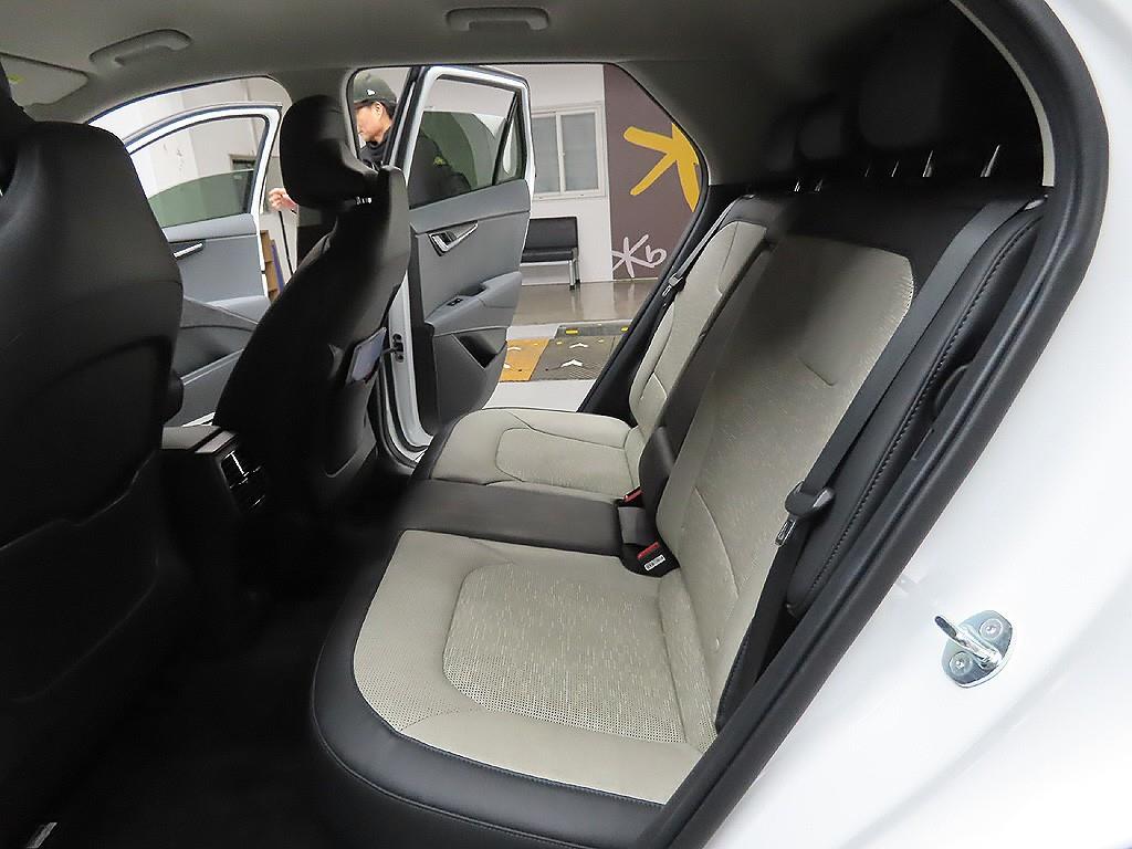 KIA Niro 2023 Blanco - Importación desde Corea - HF Imports Iquique - Foto 9