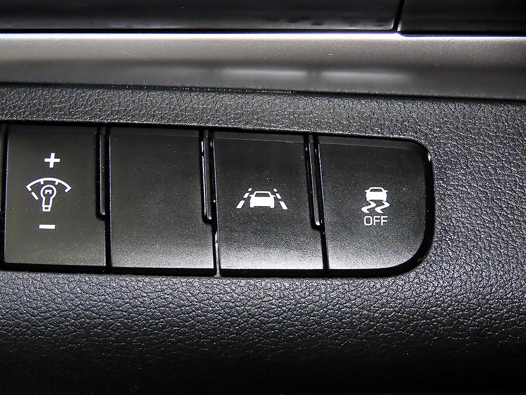 HYUNDAI Avante 2019 Blanco - Importación desde Corea - HF Imports Iquique - Foto 14