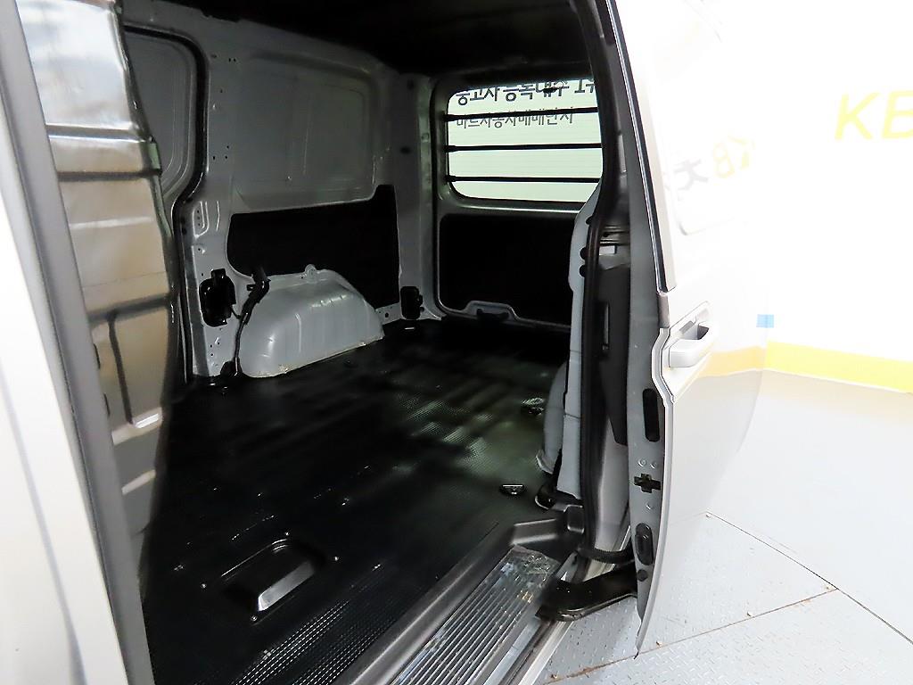 HYUNDAI Staria - Vista 6