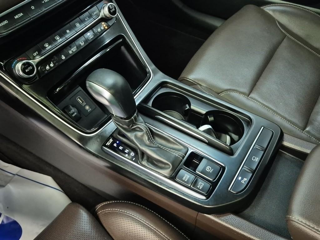 HYUNDAI Grandeur - Vista 8