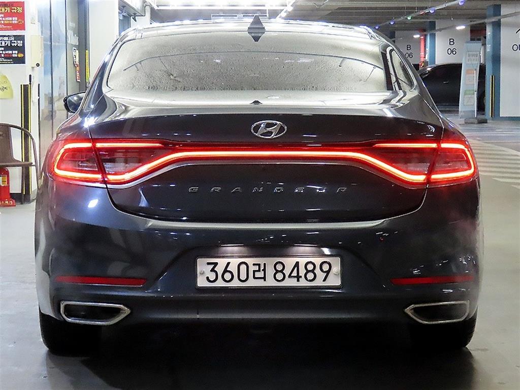 HYUNDAI Grandeur - Vista 5