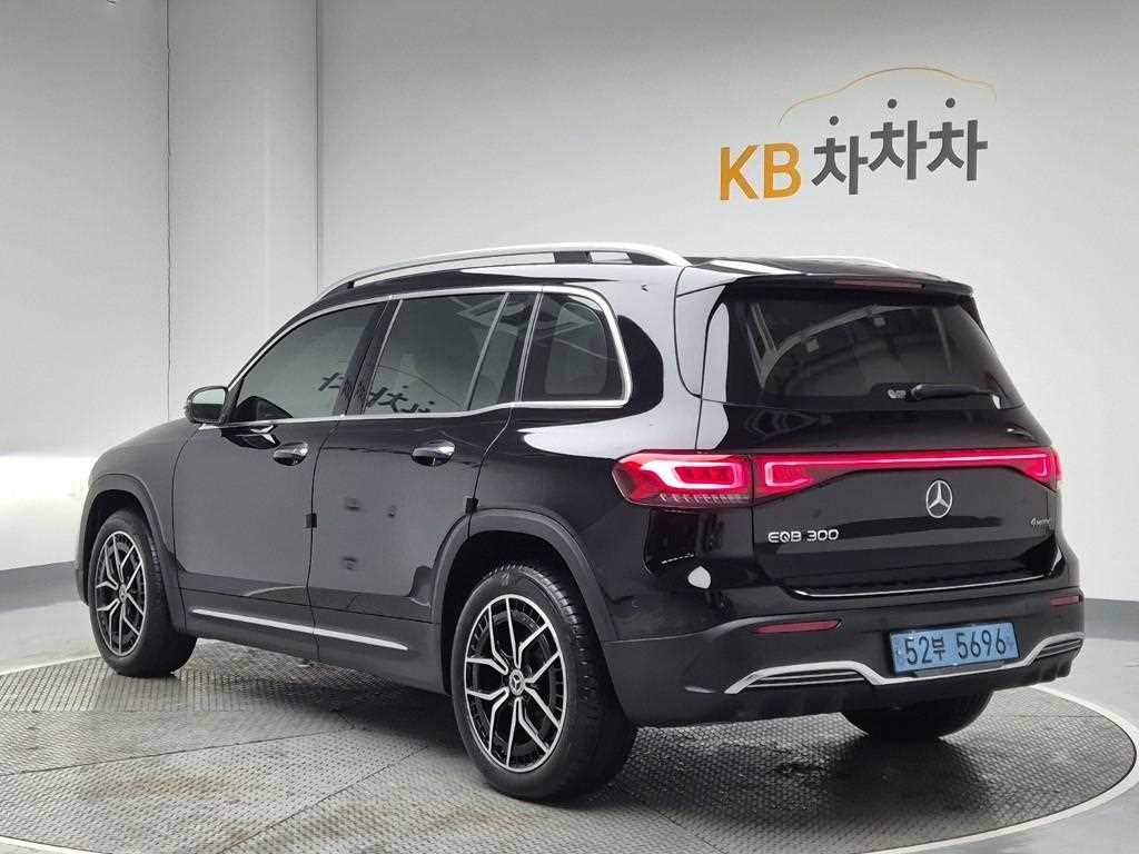 Mercedes Benz EQB - Vista 2