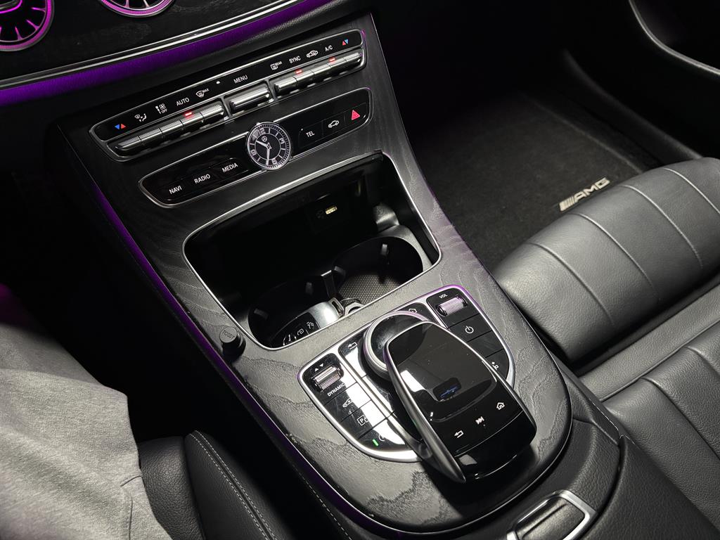 Mercedes Benz E class - Vista 10