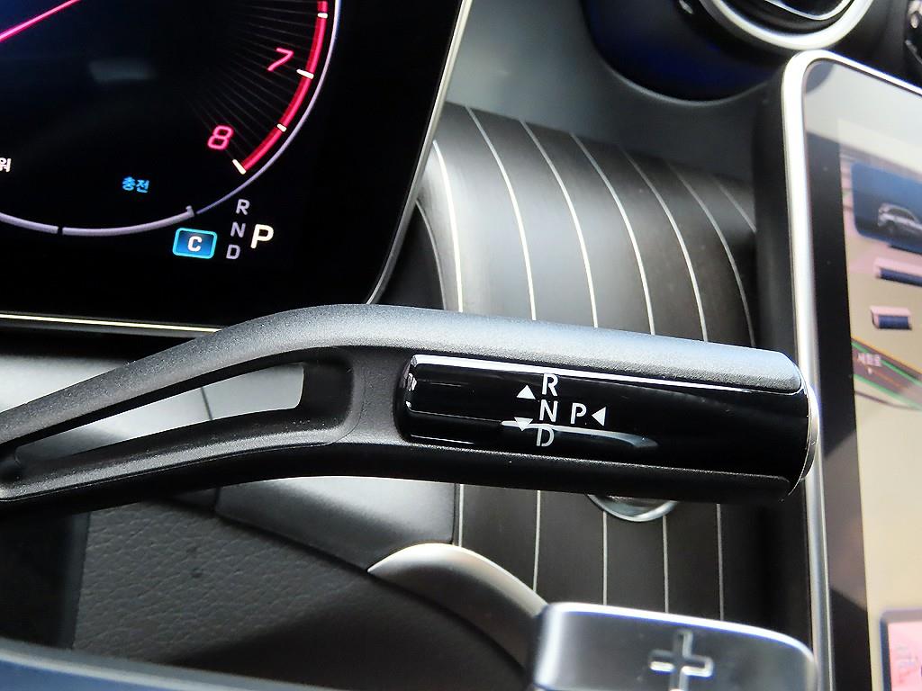 Mercedes Benz GLC Class - Vista 11