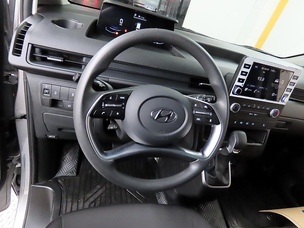 HYUNDAI Staria - Vista 9