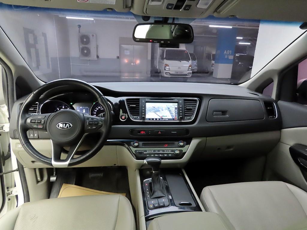 KIA Carnival - Vista 6