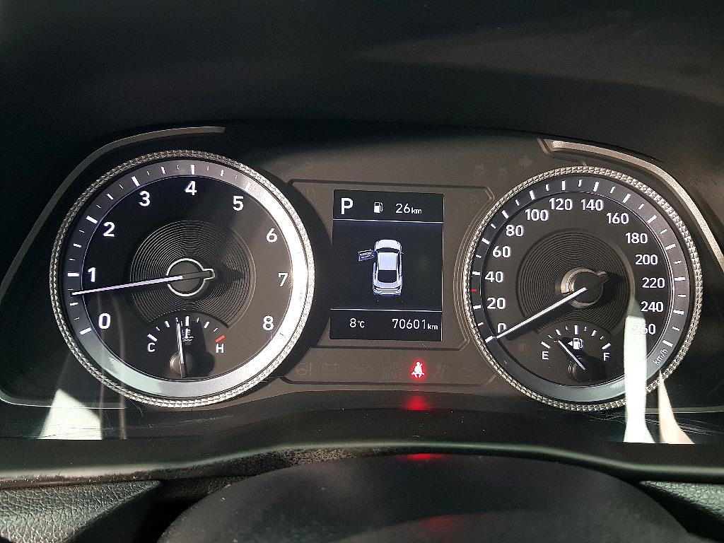 HYUNDAI Sonata - Vista 7