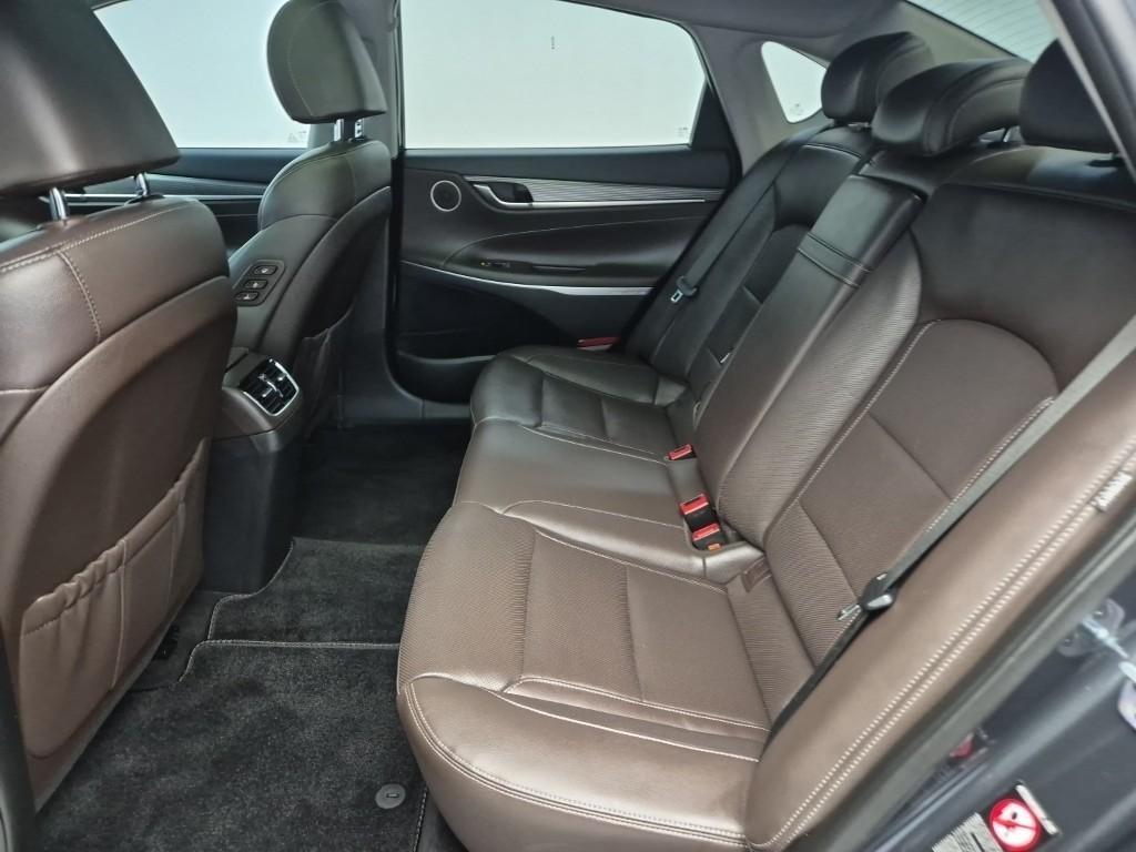 HYUNDAI Grandeur - Vista 12