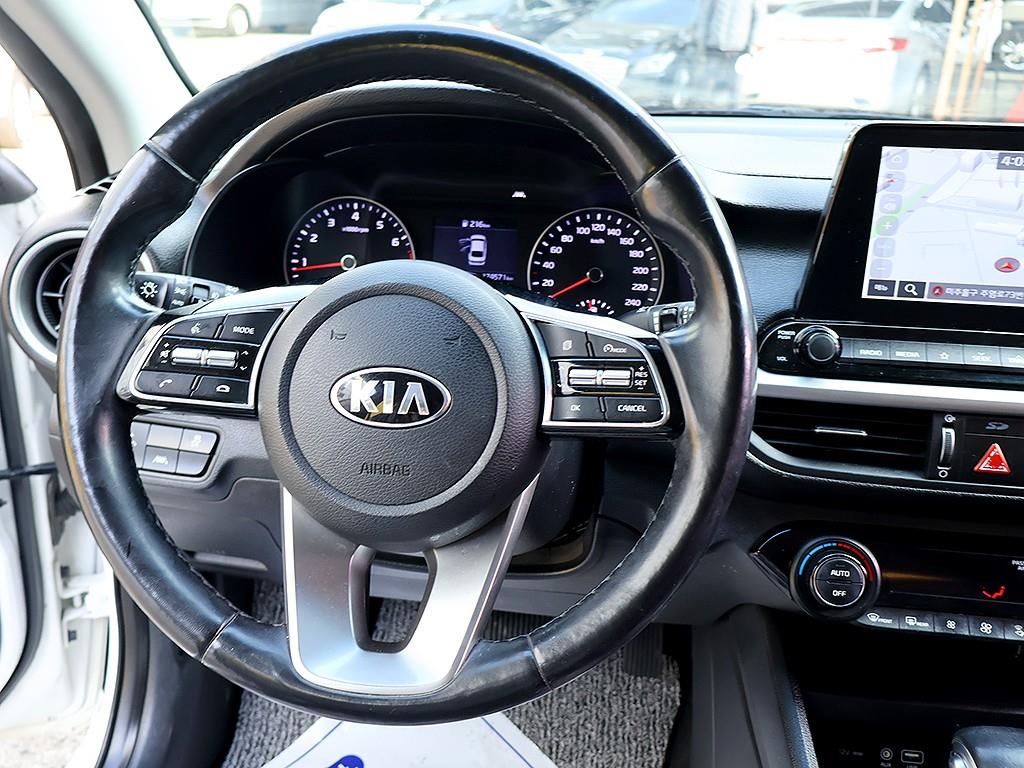 KIA K3 2019 Blanco - Importación desde Corea - HF Imports Iquique - Foto 8